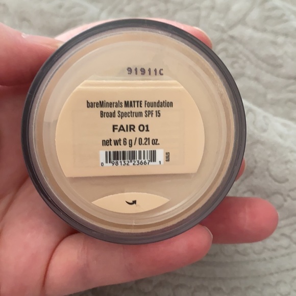 BareMinerals Matte foundation broad spectrum SPF 15 Fair 01 - Picture 2 of 2